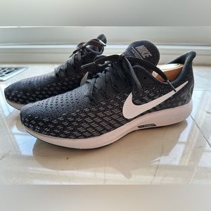 Nike Mens Air Zoom Pegasus 35 Running Shoes